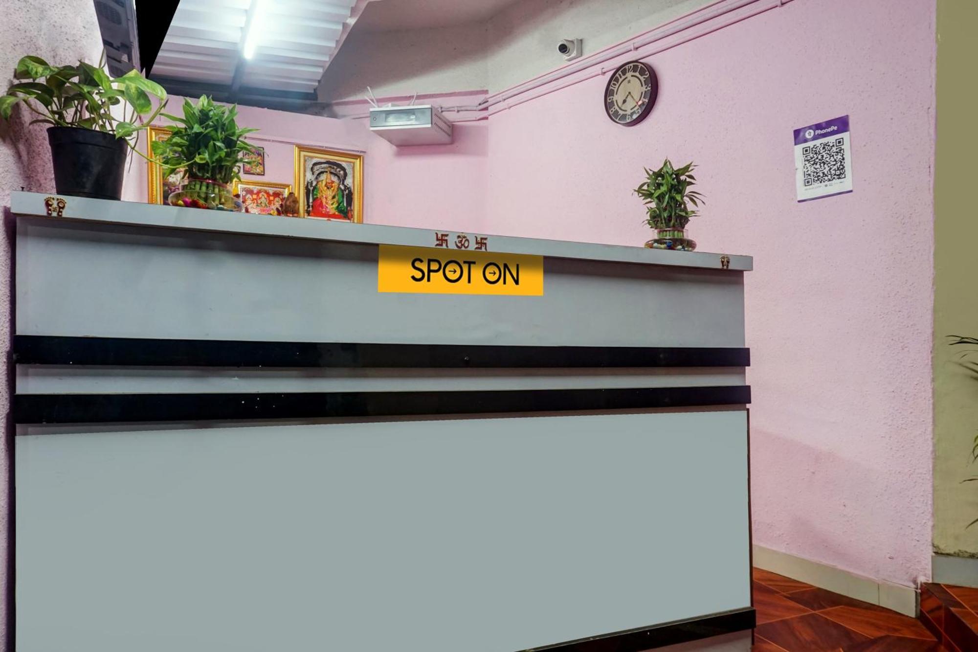 Spot On Samadhan Lodge 푸네 외부 사진