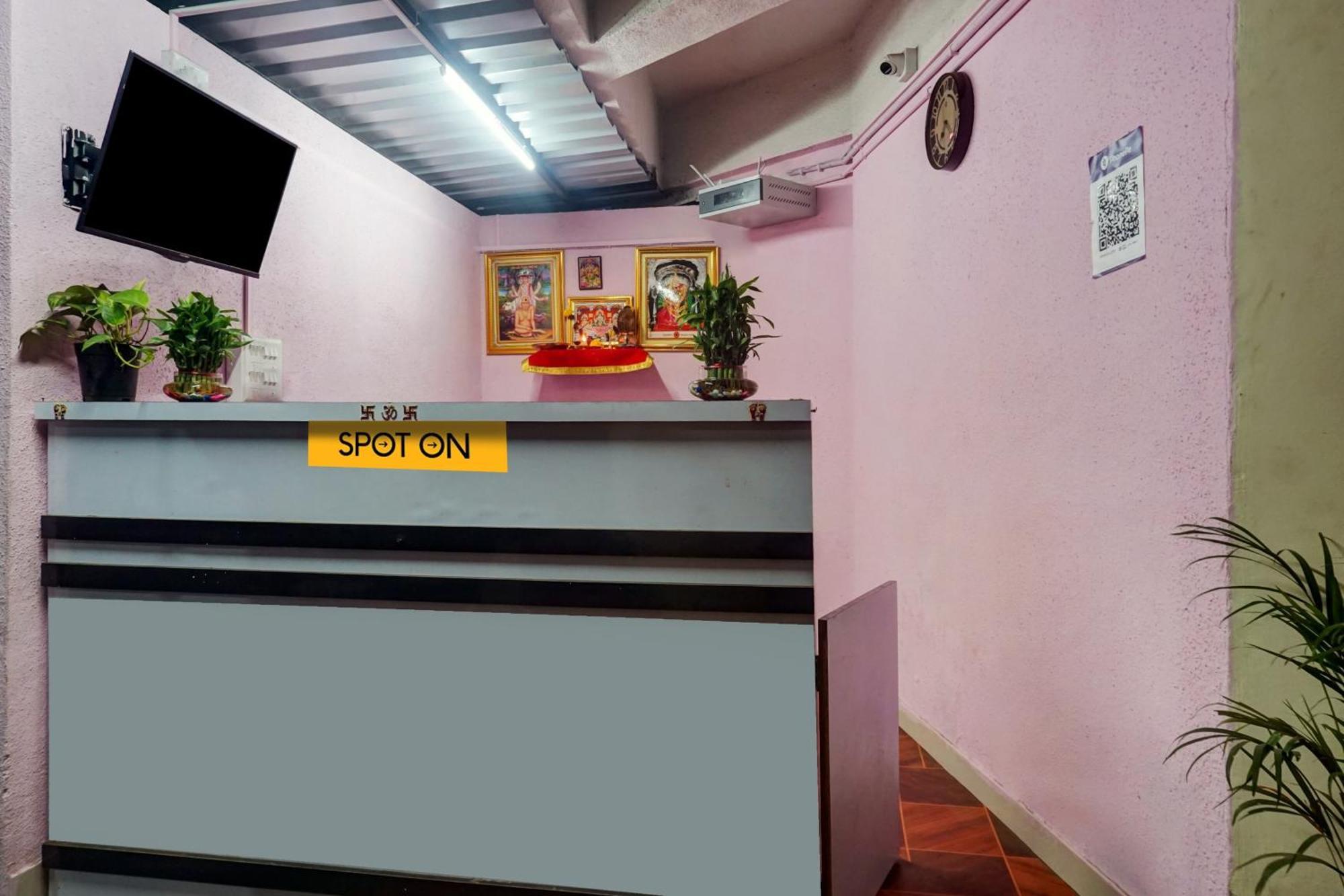 Spot On Samadhan Lodge 푸네 외부 사진